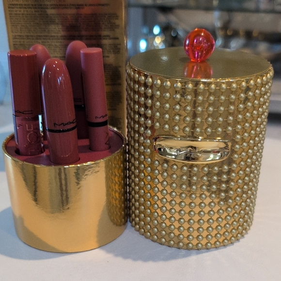MAC Cosmetics Stay Curious Lipstick Set - Picture 4 of 13